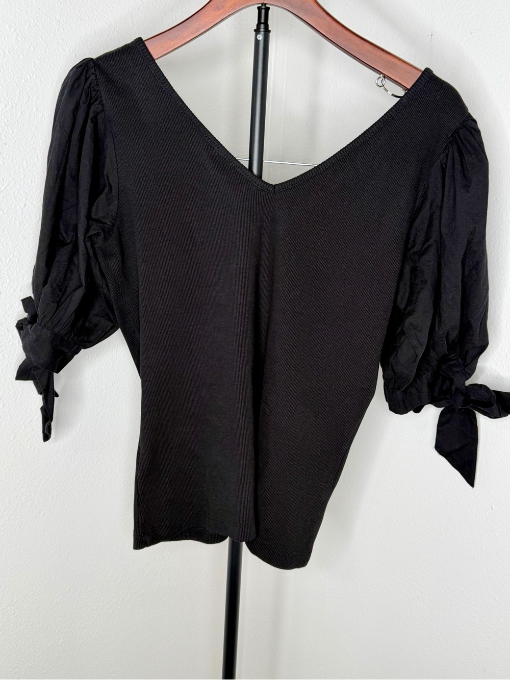 Maeve Anthropologie  Black Puff-Sleeve V-Neck Top with Tie Cuffs Size Medium - Picture 6 of 9